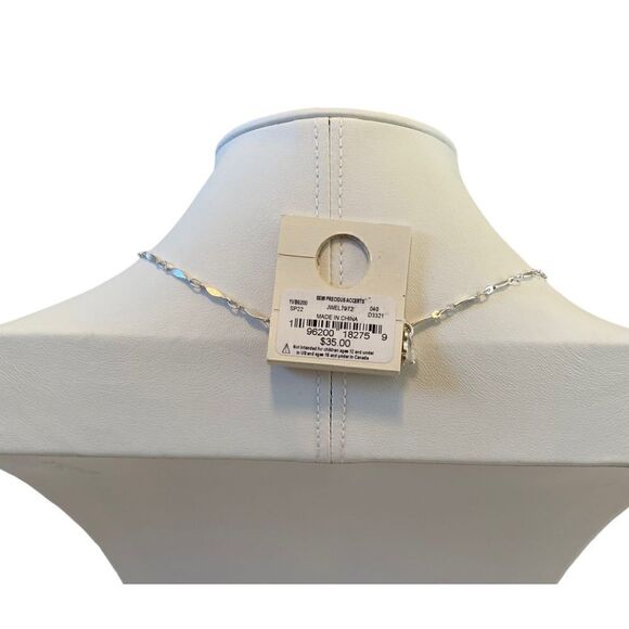 Silver Toned Y Necklace w/Crystal Pendant on Beautiful Delicate Chain. - Picture 5 of 5